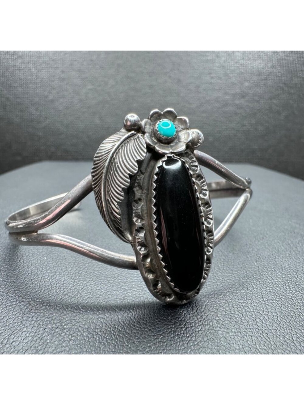 Sterling Silver Oval Onyx Feather Turquoise Accent Cuff Bracelet Vintage Sz 5.5 - Picture 3 of 16